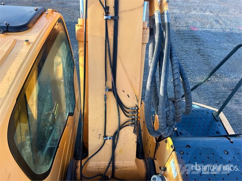 Hyundai 235LCR-9A Tracked Excavator Гусеничні екскаватори