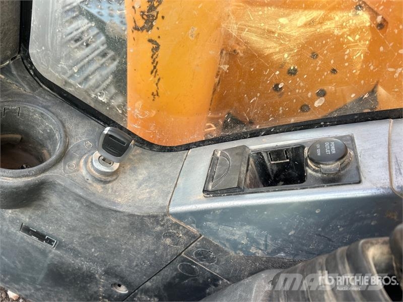 Hyundai 235LCR-9A Tracked Excavator Гусеничні екскаватори