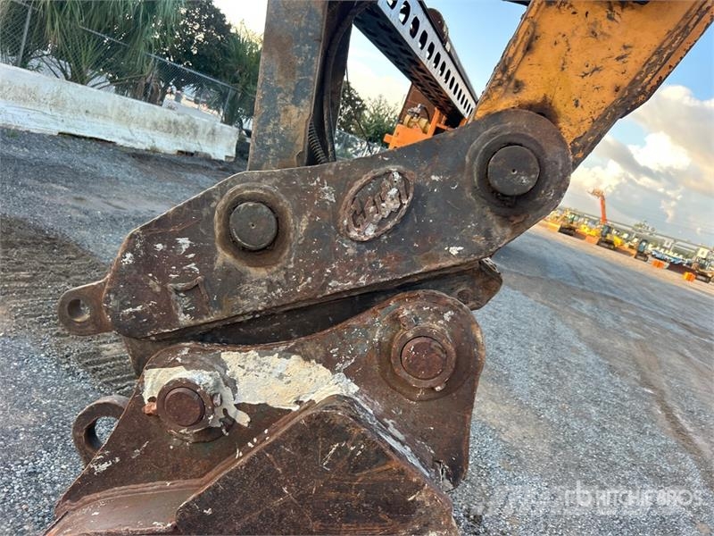 Hyundai 235LCR-9A Tracked Excavator Гусеничні екскаватори