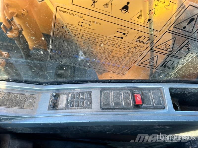 Hyundai 235LCR-9A Tracked Excavator Гусеничні екскаватори