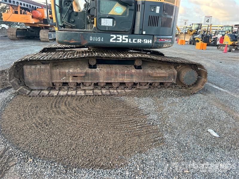 Hyundai 235LCR-9A Tracked Excavator Гусеничні екскаватори