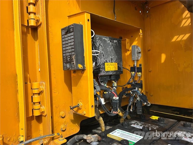 Hyundai 290LC Long Reach Tracked Excavator Escavatori cingolati