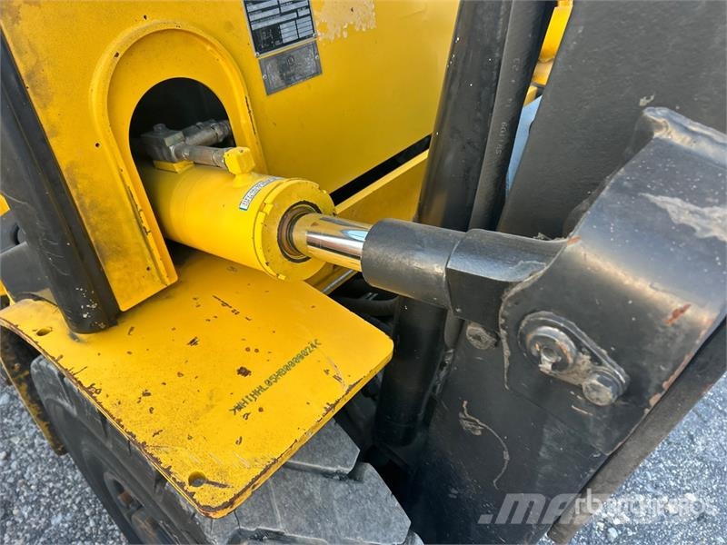 Hyundai 40L-7A 8030 lb Pneumatic Tire Forklift Autres Chariots élévateurs
