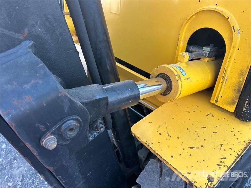 Hyundai 40L-7A 8030 lb Pneumatic Tire Forklift Autres Chariots élévateurs