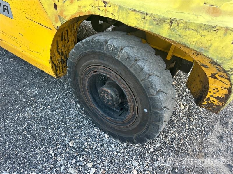 Hyundai 40L-7A 8030 lb Pneumatic Tire Forklift Autres Chariots élévateurs