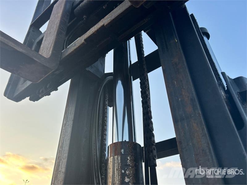 Hyundai 40L-7A 8030 lb Pneumatic Tire Forklift Autres Chariots élévateurs