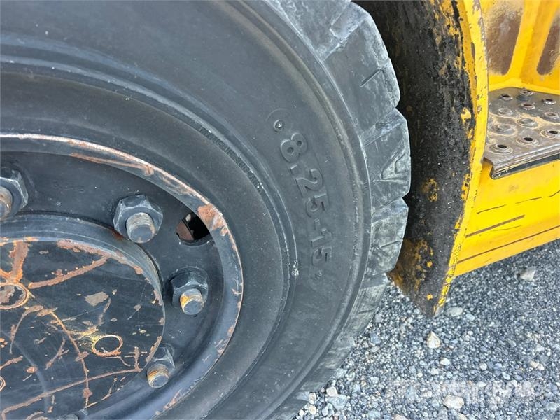 Hyundai 40L-7A 8030 lb Pneumatic Tire Forklift Autres Chariots élévateurs