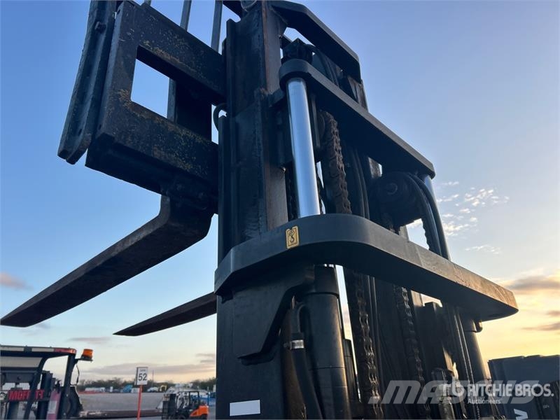 Hyundai 40L-7A 8030 lb Pneumatic Tire Forklift Autres Chariots élévateurs