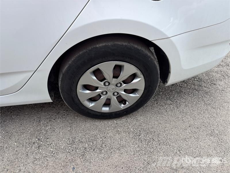 Hyundai Accent Automobile Carros