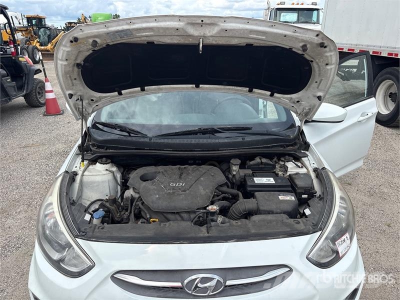 Hyundai Accent Automobile Carros