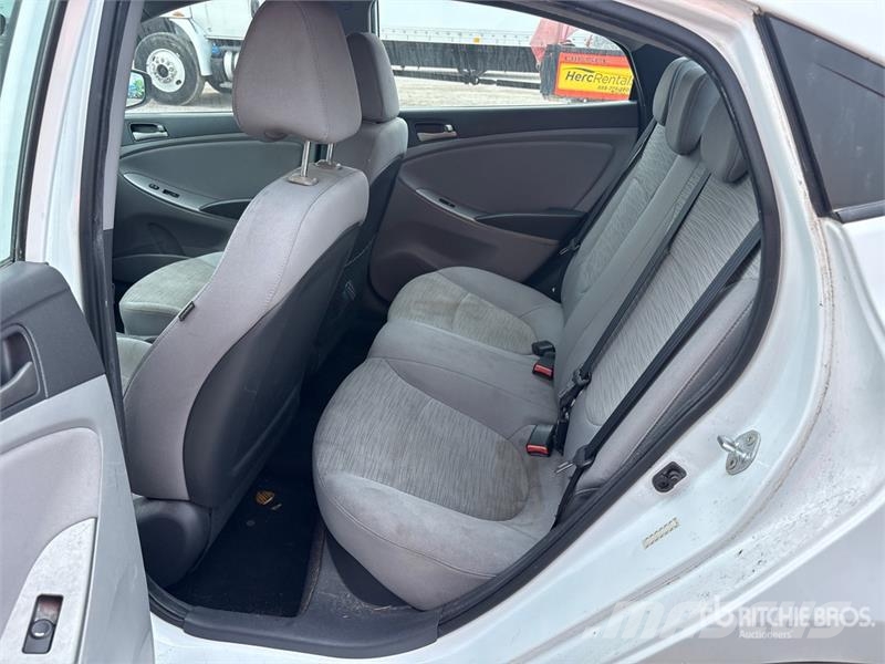 Hyundai Accent Automobile Carros