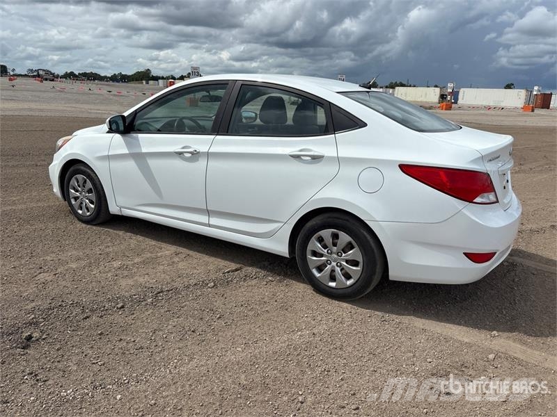 Hyundai Accent Automobile Carros