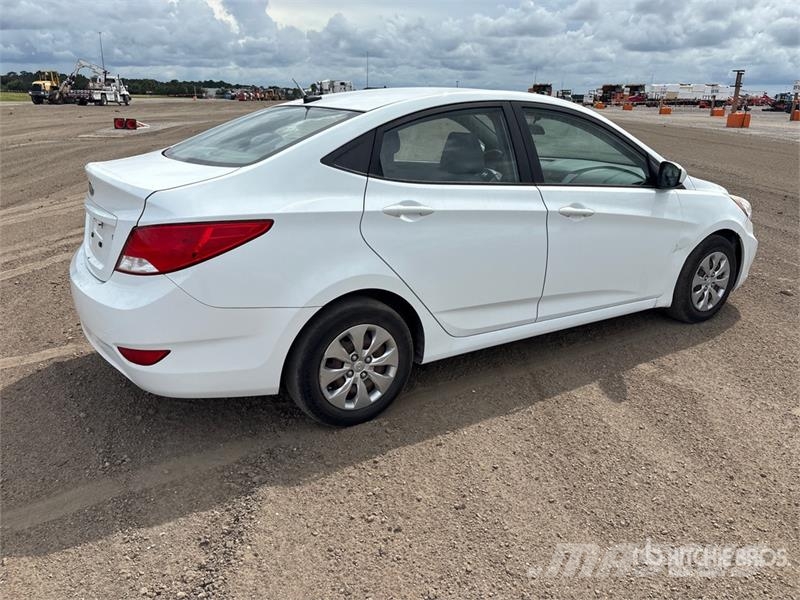 Hyundai Accent Automobile Carros