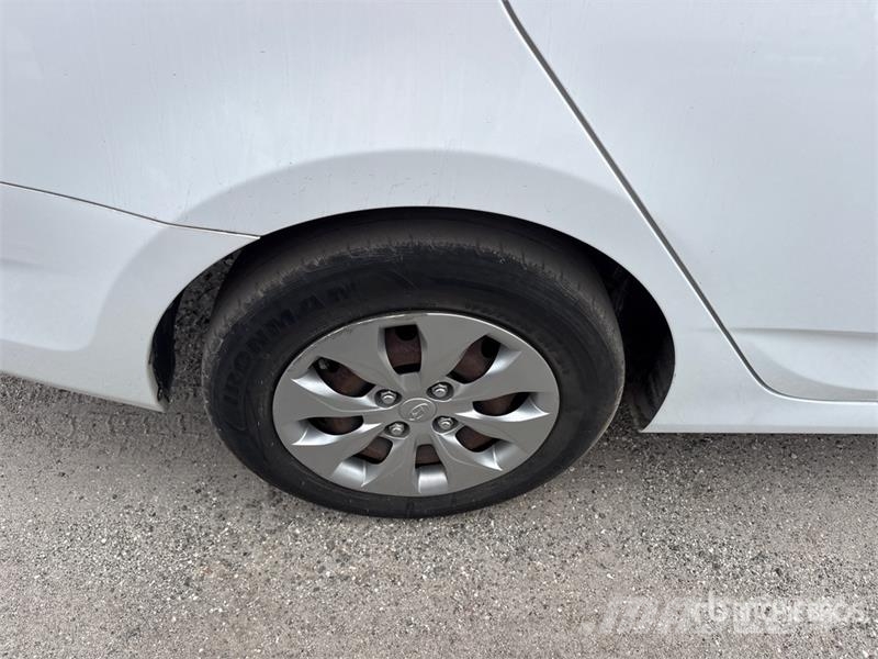 Hyundai Accent Automobile Carros