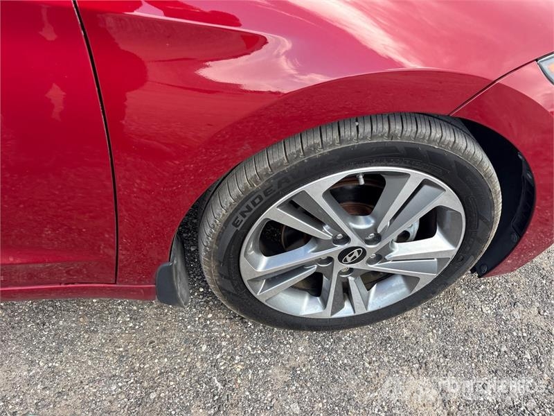 Hyundai Elantra Automobile Henkilöautot