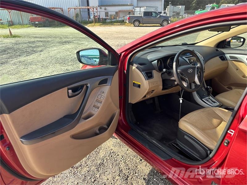 Hyundai Elantra Automobile Sõiduautod