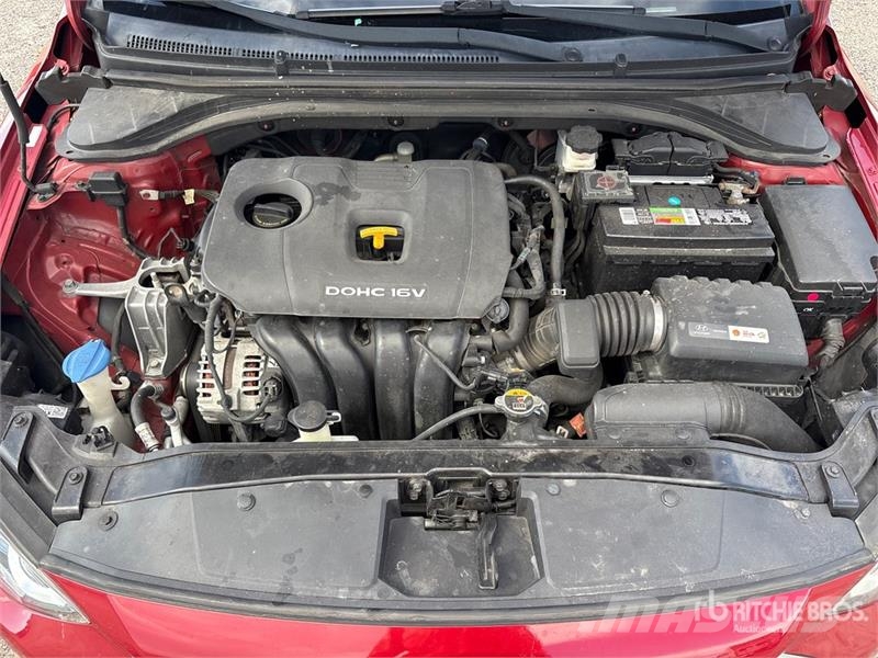 Hyundai Elantra Automobile Henkilöautot