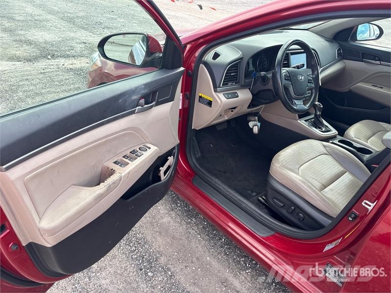 Hyundai Elantra Automobile Henkilöautot