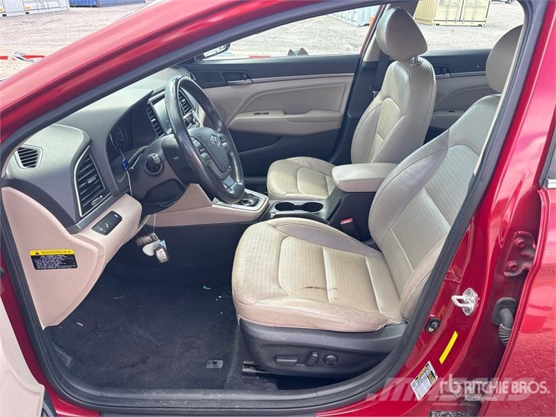 Hyundai Elantra Automobile Henkilöautot