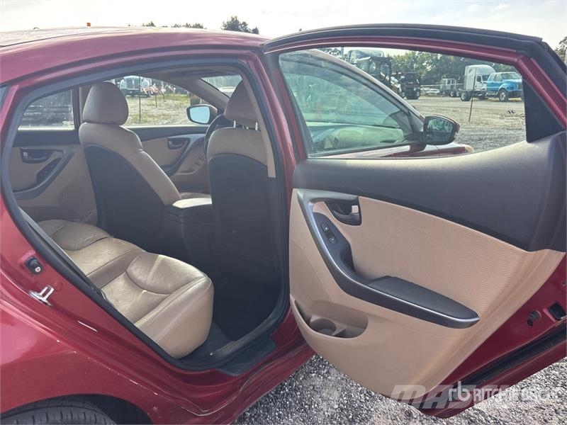 Hyundai Elantra Automobile Sõiduautod