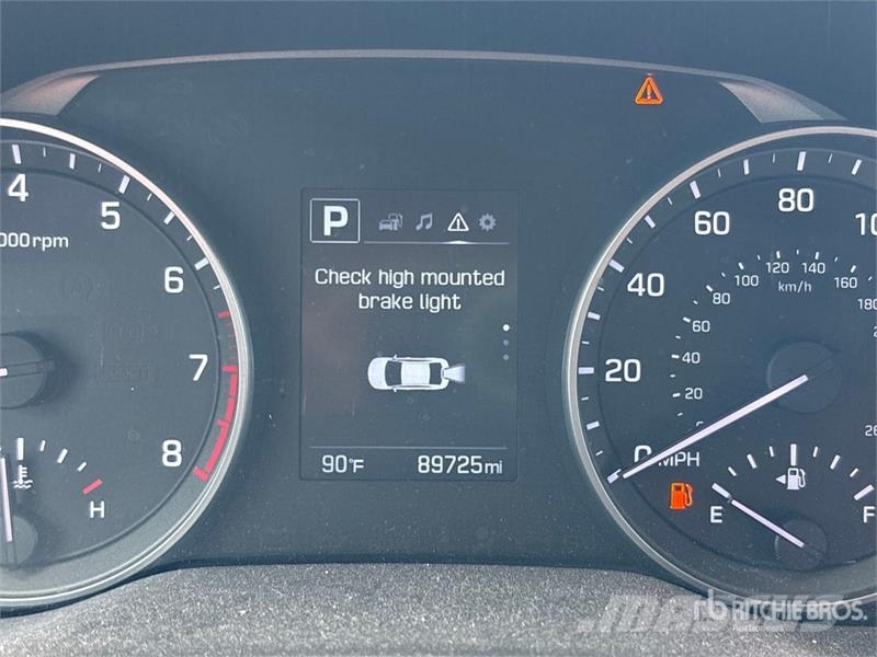 Hyundai Elantra Automobile Henkilöautot