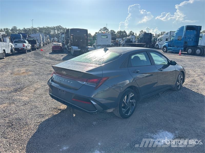 Hyundai Elantra SEL Sport Automobile Automašīnas