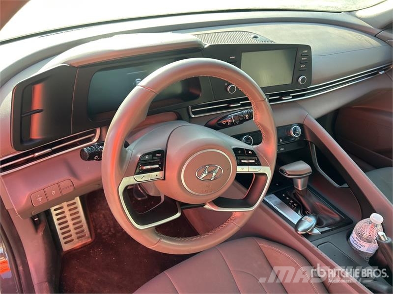 Hyundai Elantra SEL Sport Automobile Automašīnas