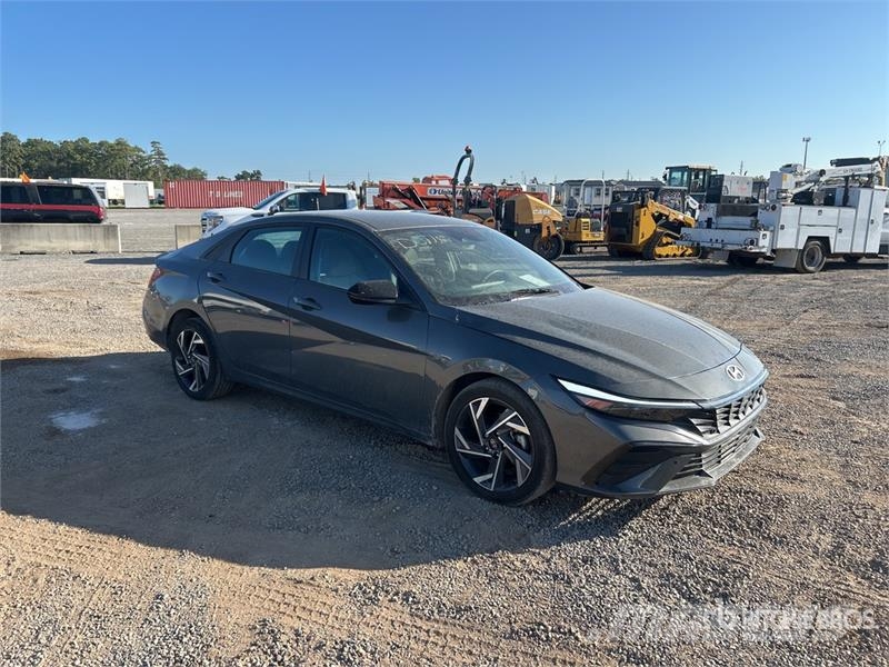 Hyundai Elantra SEL Sport Automobile Automašīnas