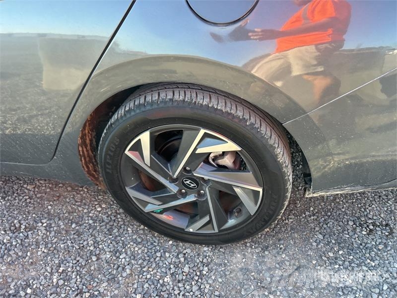 Hyundai Elantra SEL Sport Automobile PKWs