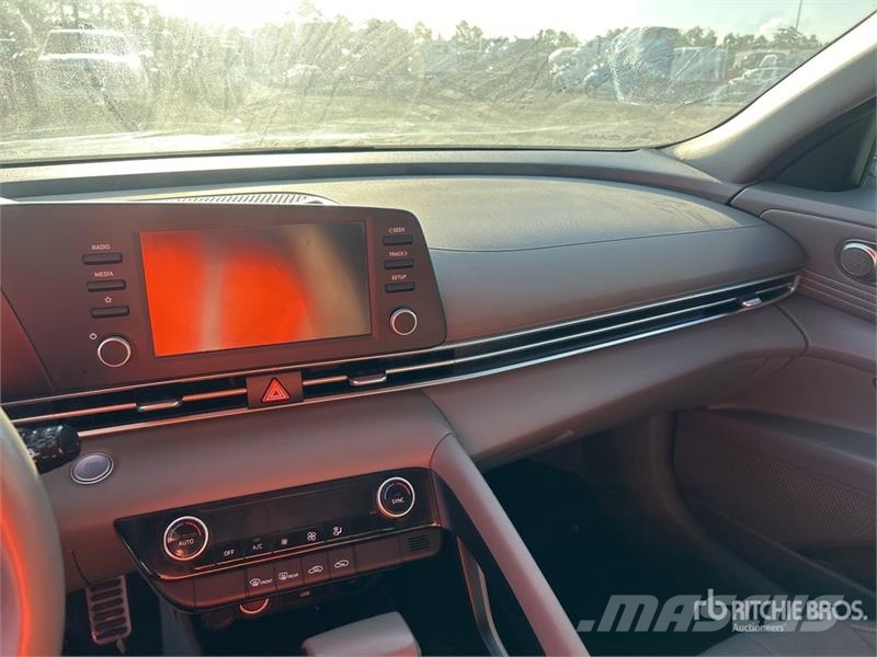 Hyundai Elantra SEL Sport Automobile Automašīnas