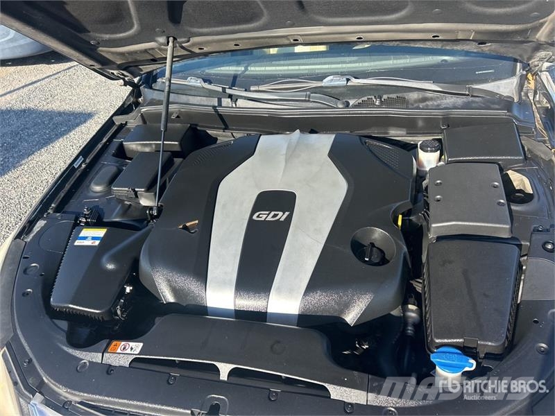 Hyundai Genesis Automobile 汽车