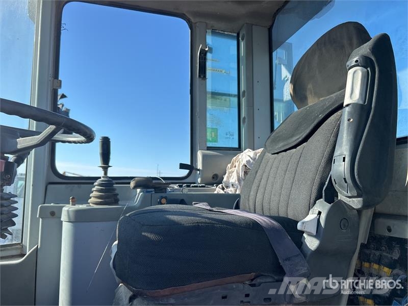 Hyundai HL740TM-7 Wheel Loader Gumikerekes homlokrakodók