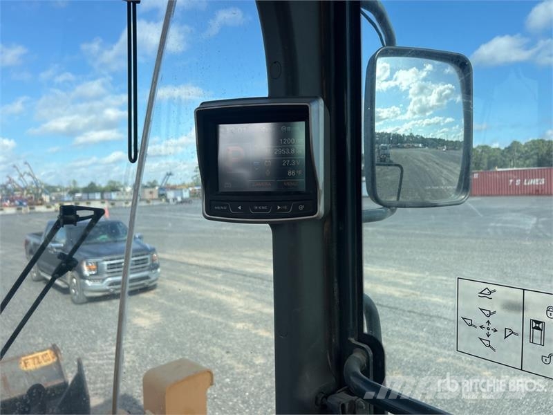 Hyundai HL757-9A Iekrāvēji uz riteņiem