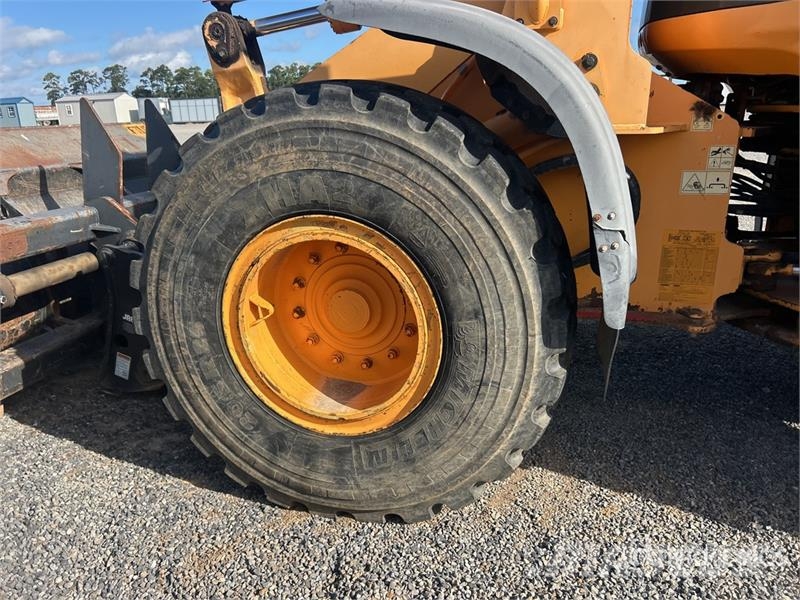 Hyundai HL757-9A Iekrāvēji uz riteņiem
