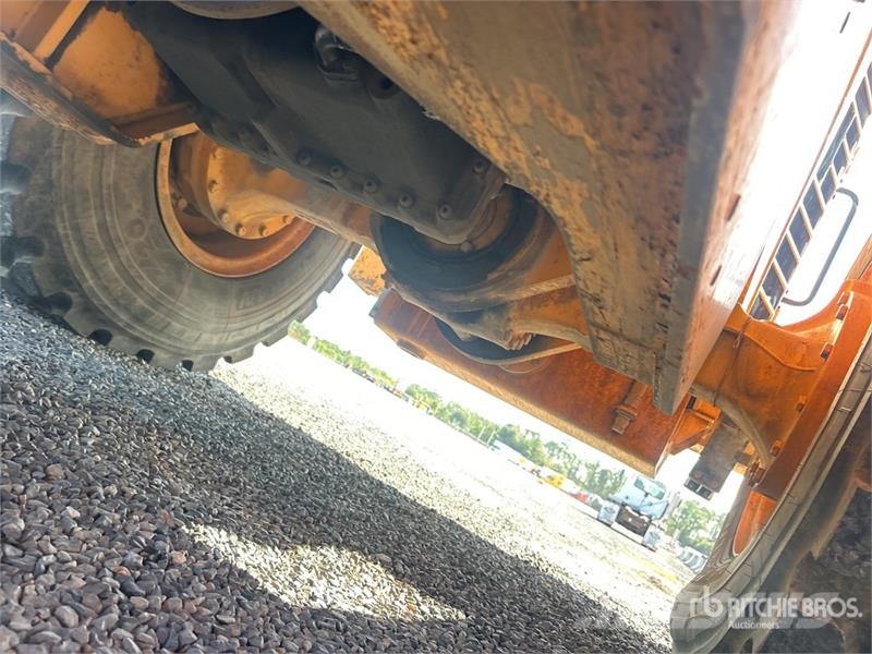 Hyundai HL757-9A Iekrāvēji uz riteņiem