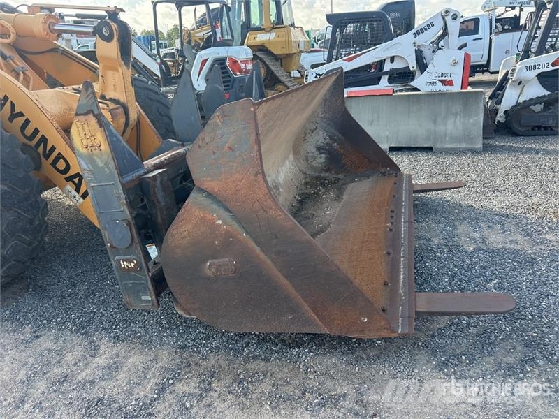 Hyundai HL757-9A Iekrāvēji uz riteņiem