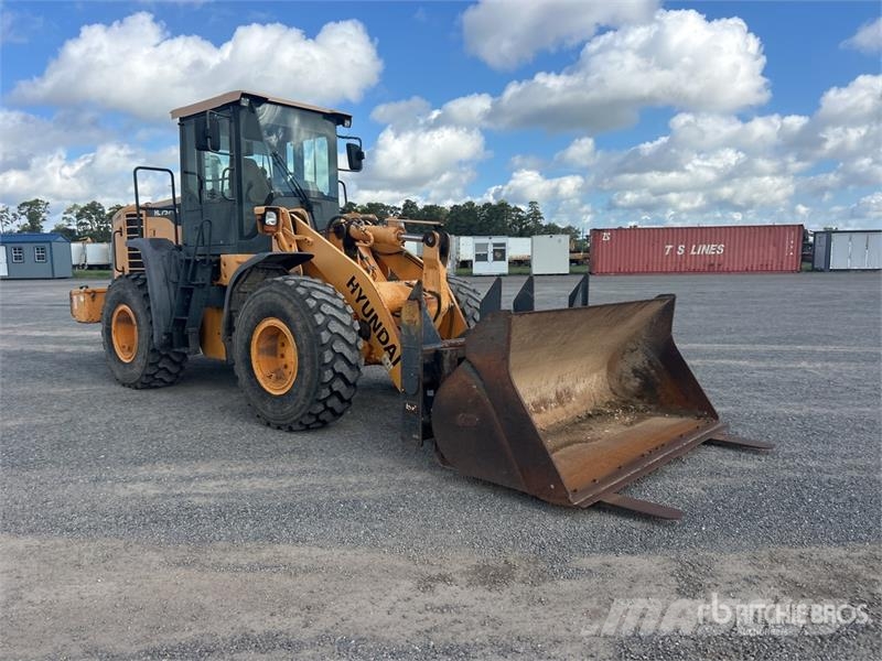 Hyundai HL757-9A Iekrāvēji uz riteņiem