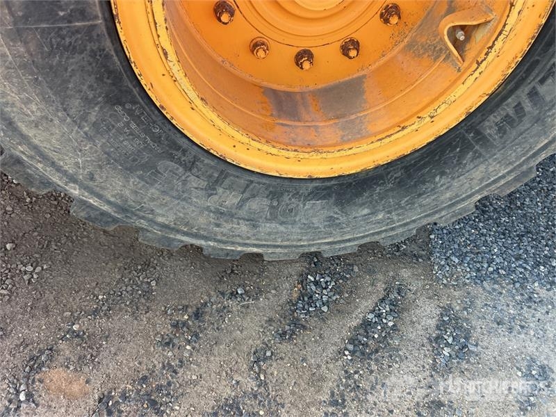 Hyundai HL757-9A Iekrāvēji uz riteņiem