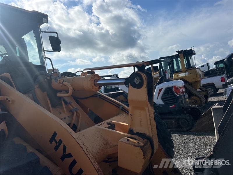 Hyundai HL757-9A Iekrāvēji uz riteņiem