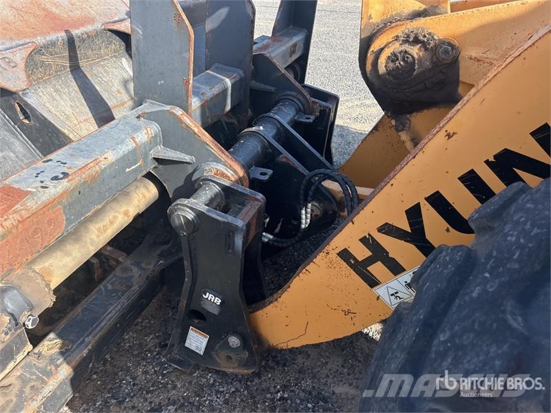 Hyundai HL757-9A Iekrāvēji uz riteņiem