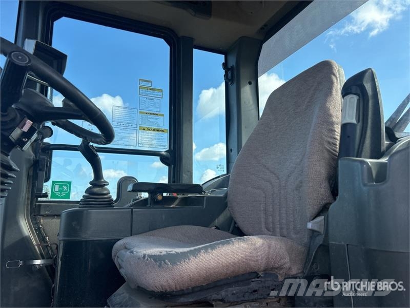 Hyundai HL757-9A Iekrāvēji uz riteņiem