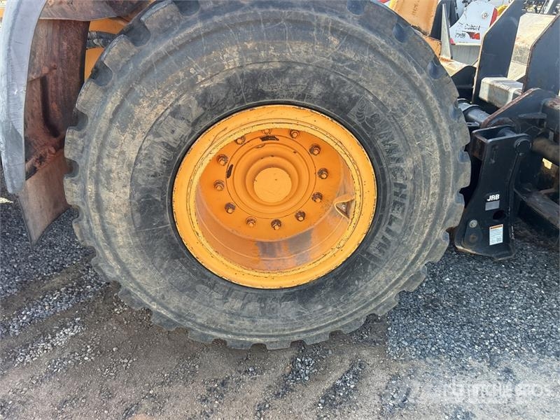 Hyundai HL757-9A Iekrāvēji uz riteņiem