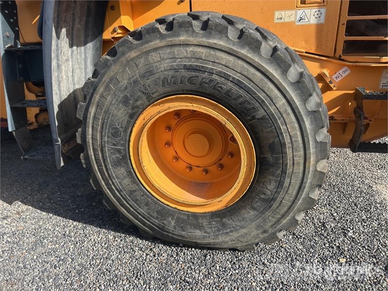 Hyundai HL757-9A Iekrāvēji uz riteņiem