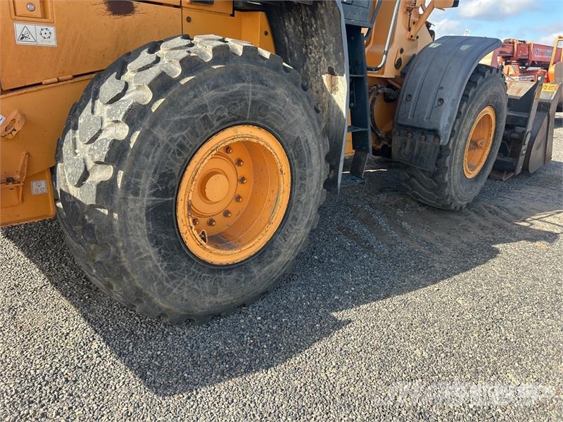 Hyundai HL757-9A Iekrāvēji uz riteņiem
