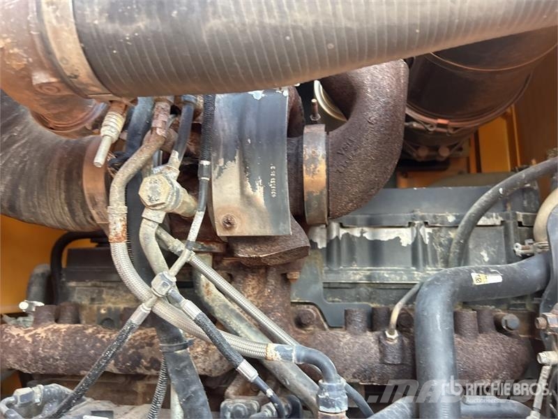 Hyundai HL757-9A Iekrāvēji uz riteņiem