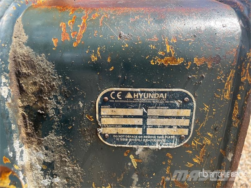 Hyundai HX160L Tracked Excavator Bageri guseničari