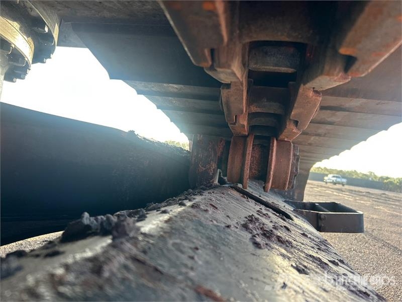 Hyundai HX235A LCR Tracked Excavator Bagri goseničarji