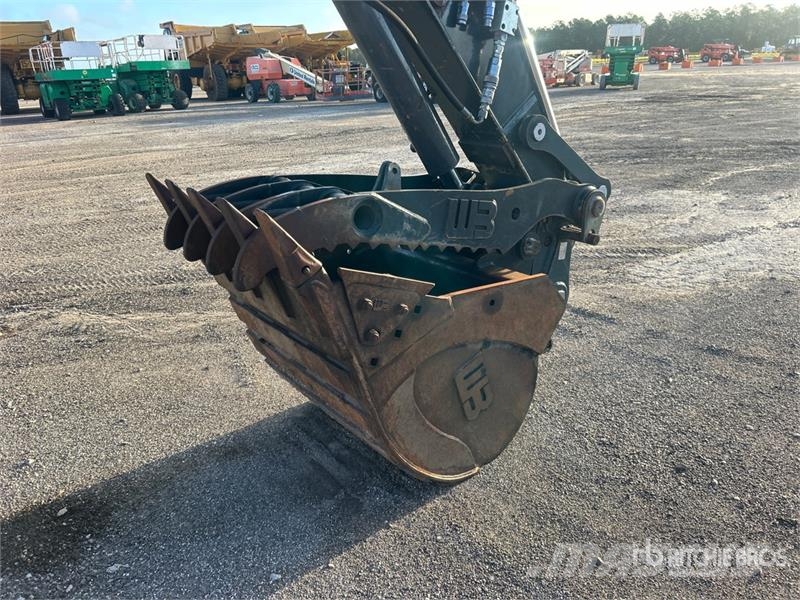 Hyundai HX235A LCR Tracked Excavator Bagri goseničarji