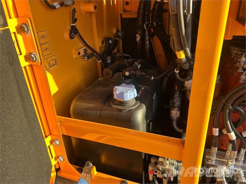 Hyundai HX235A LCR Tracked Excavator Bagri goseničarji