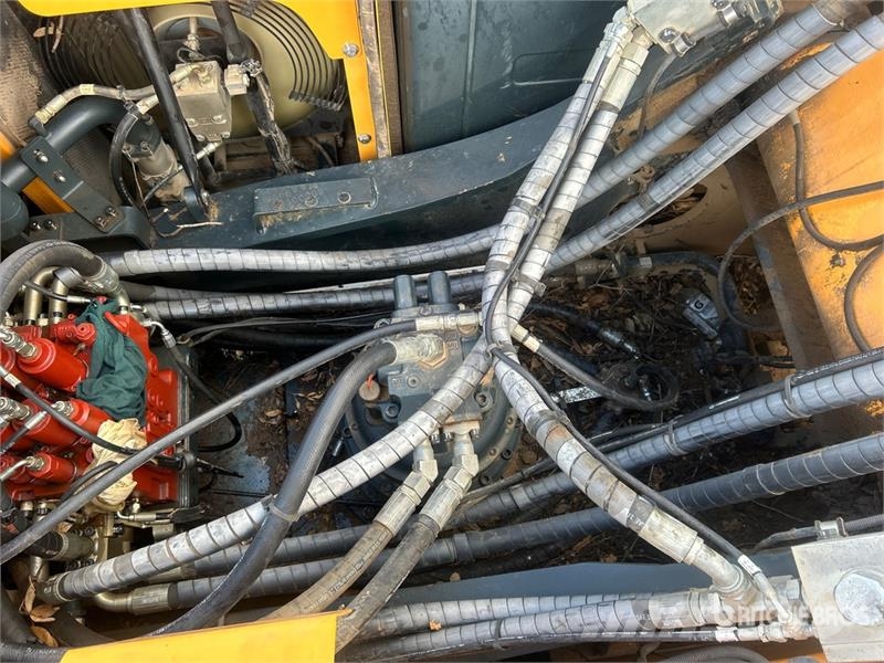 Hyundai HX330L Tracked Excavator Escavadoras de rastos